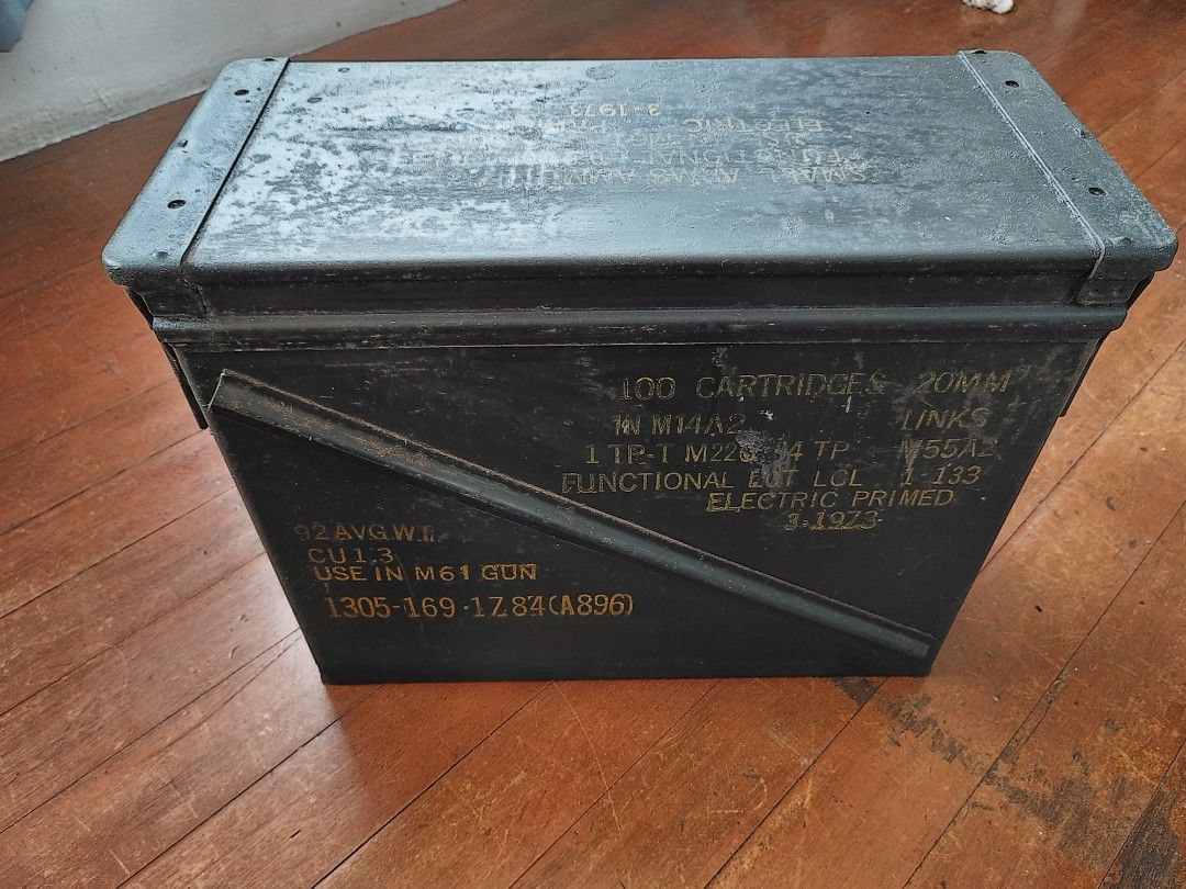 Antique Ammo Box (Category: Storage Boxes & Baskets) located in Angeles City. Submitted by archers78 (Listing ID 1235365841, Image 1). Description: 1973 Ammunition Box Well kept. Please see pics Full metal. Water resistant. Dimensions L18.5 in x W8.5 in x H14.5 in 📍 Location: Angeles Pampanga 👉 Pick-up or Delivery only 🚚 Shipping: via JnT (Buyers expense) 💸 MOP: GCash/Bank Transfer/Cash(pick-up).