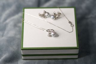 (Category: ) located in . Submitted by indulgemshop (Listing ID 1235444635, Image 1). Description: .