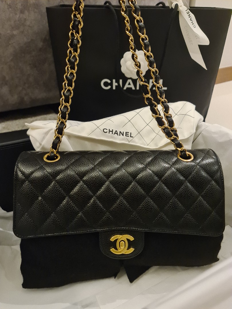 BN Chanel Classic Flap Black Caviar Medium GHW, Luxury, Bags & Wallets on  Carousell
