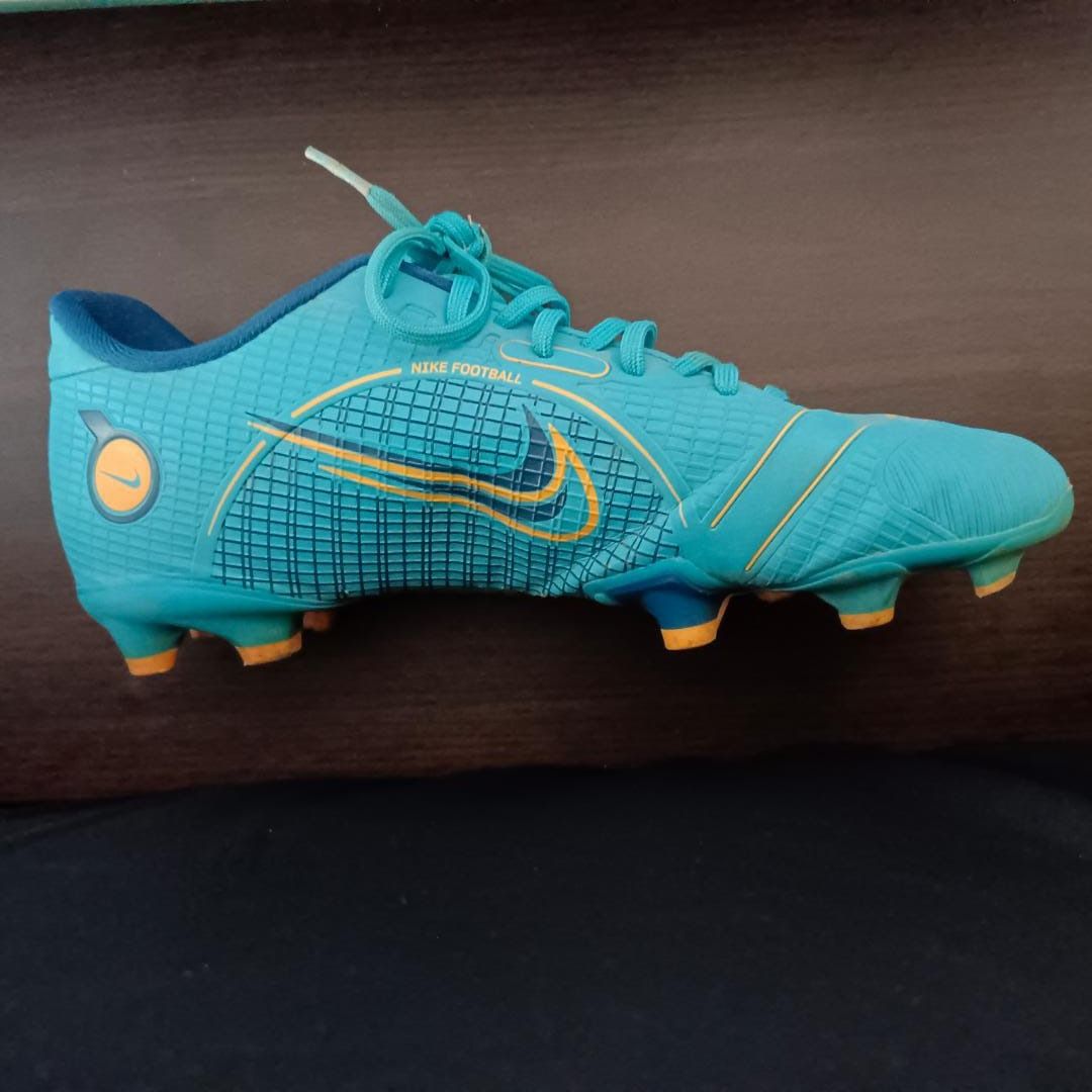 Nike mercurial 2025 vapor size 2