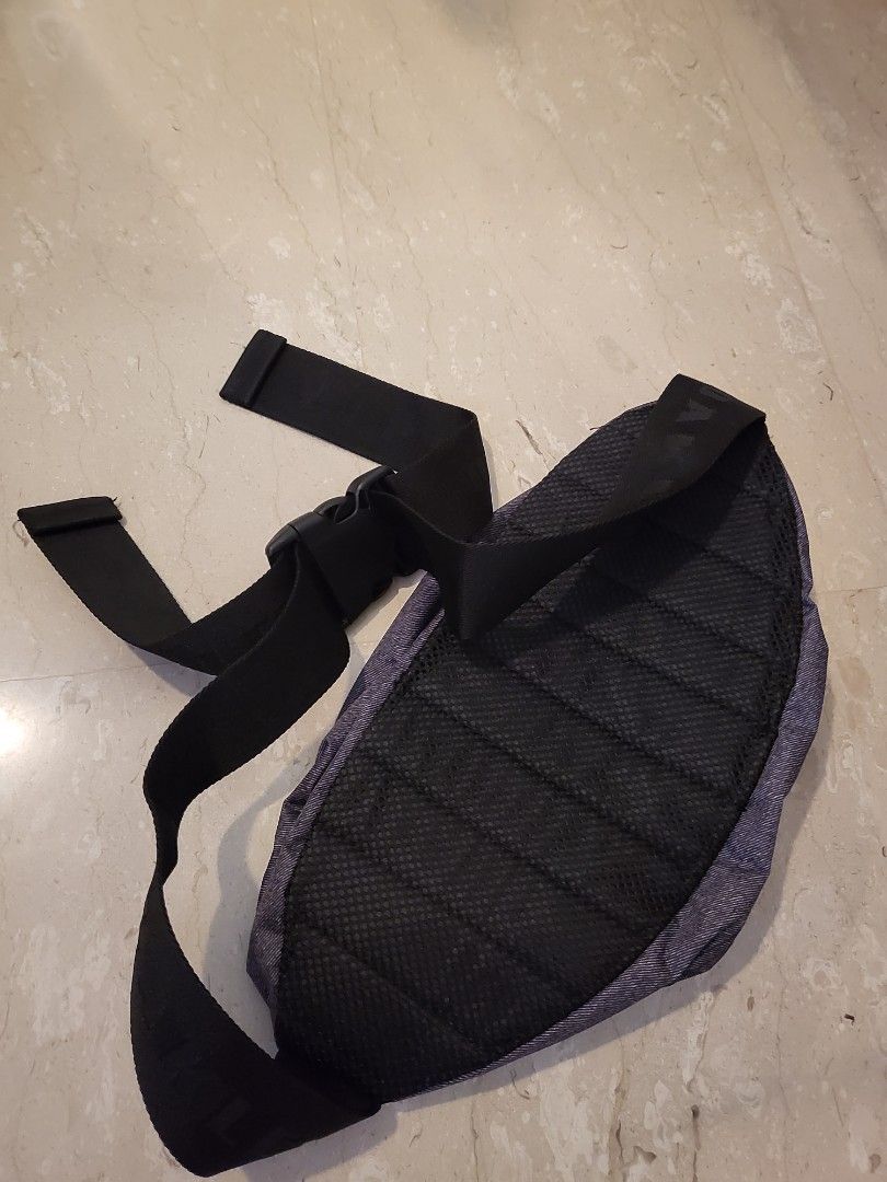 *BRAND NEW AUTHENTIC* Oakley Sling bag, Men's Fashion, Bags, Sling Bags ...