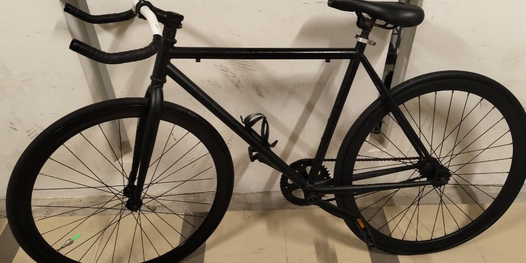 Brandless fixie top
