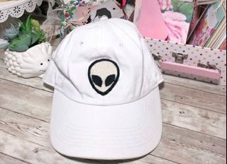 Brandy Melville Alien Cap 👽