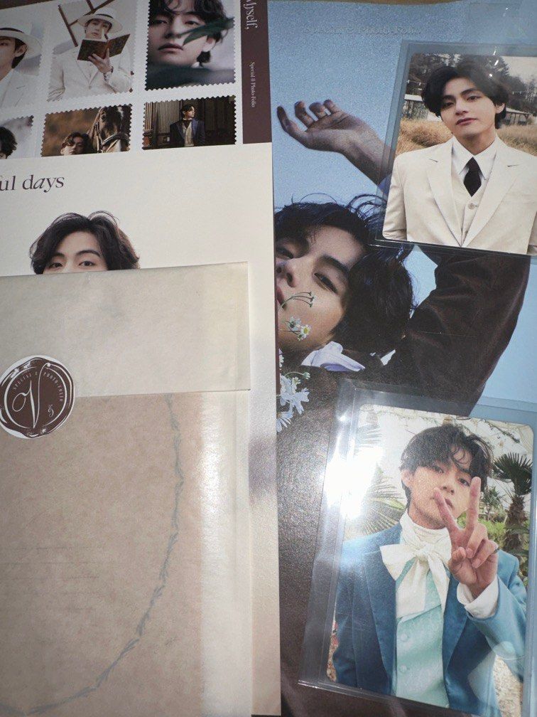 BTS V Photofolio: Mini Notes and Stickers, Hobbies & Toys