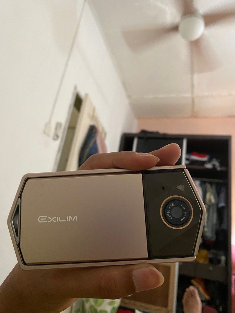 Casio exilim tr70 Photography Cameras on Carousell