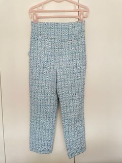 Chanel 2019度假系列36號水藍色斜紋軟呢長褲