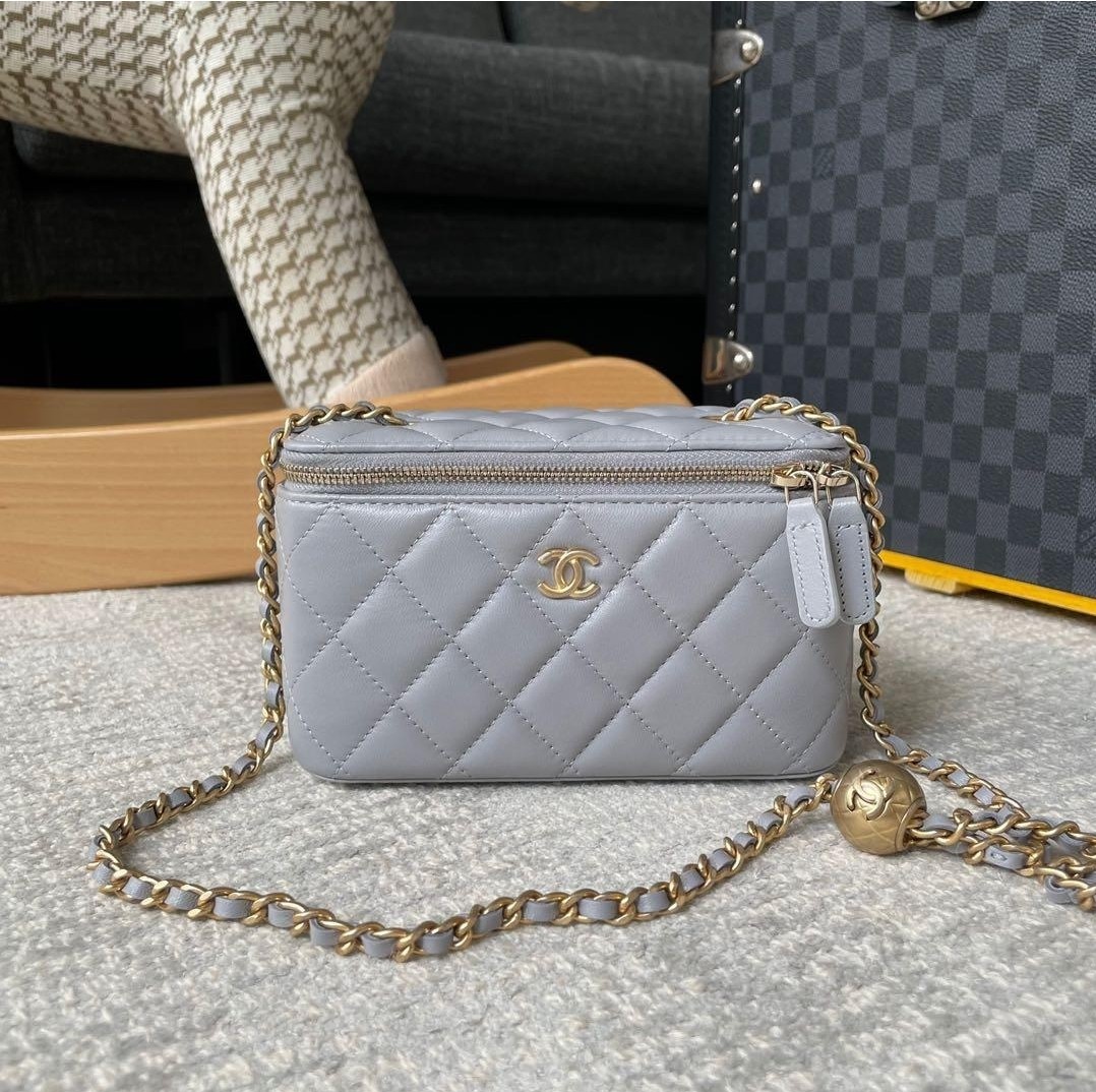 Chanel Long Vanity Pearl Crush Grey Lambskin GHW, Women's Fashion, Bags &  Wallets, Shoulder Bags on Carousell