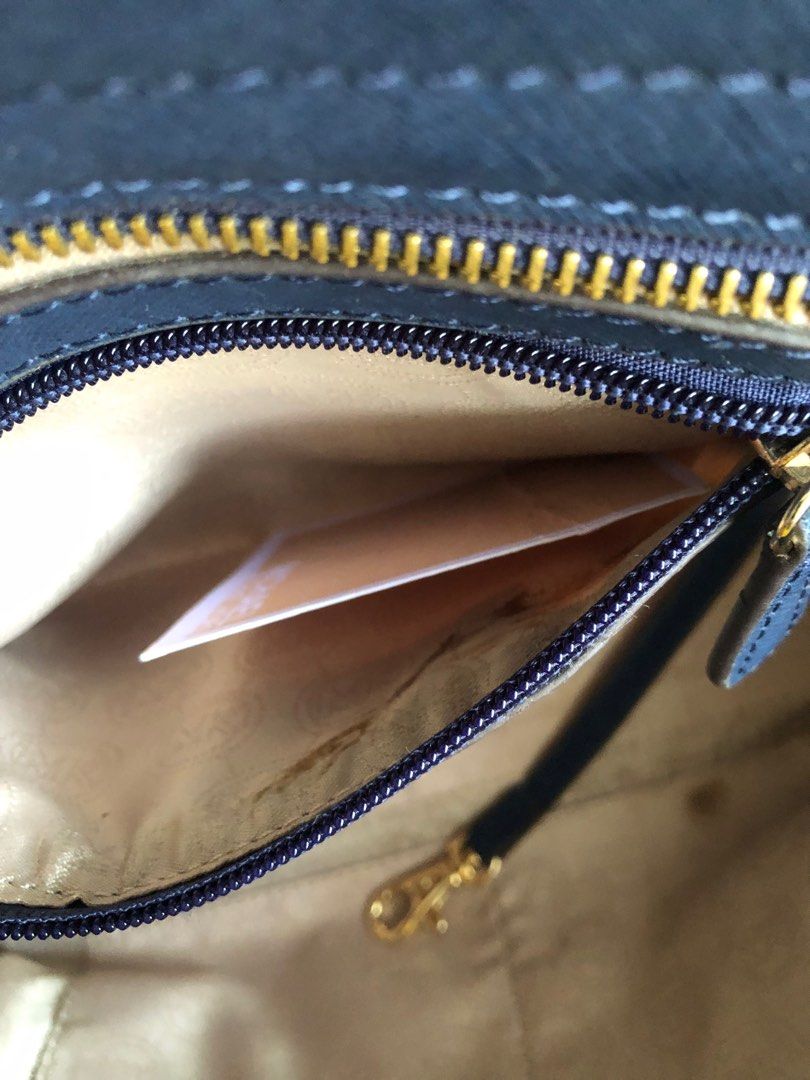 Clearance sale Authentic Michael Kors bag Women s Fashion