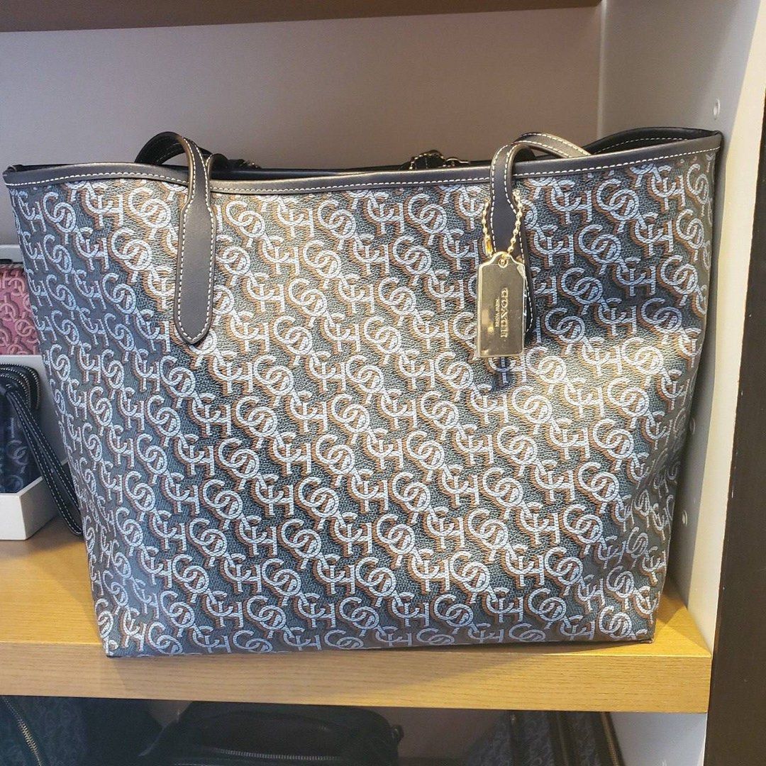 Coach tote bag new design Women s Fashion Bags Wallets Tote