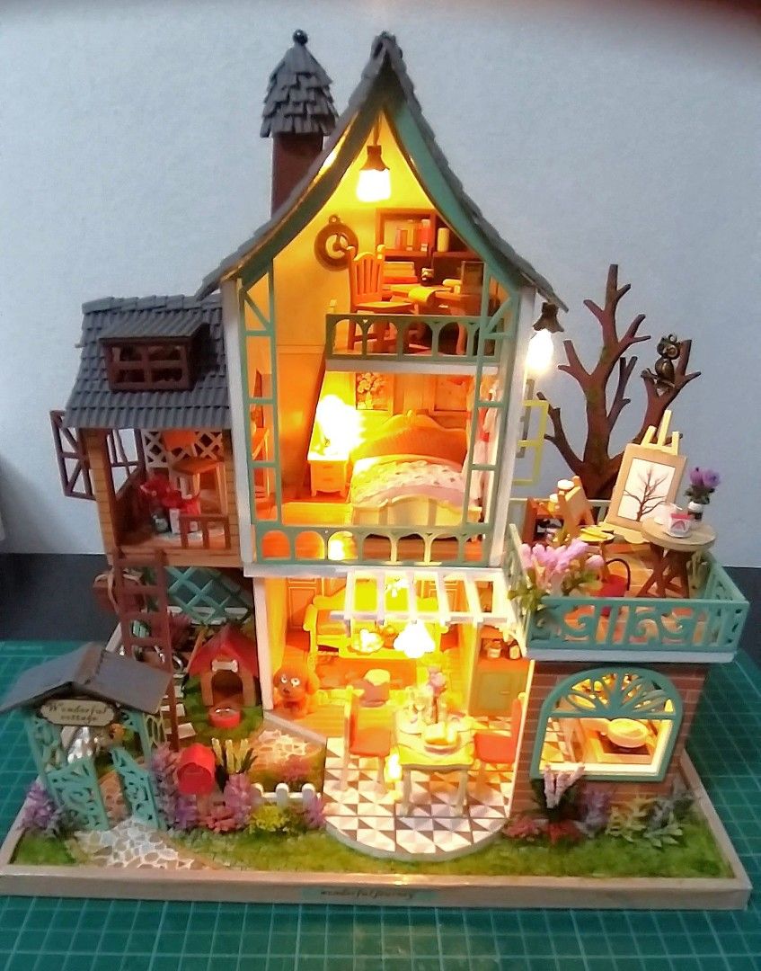 Jungle dollhouse store