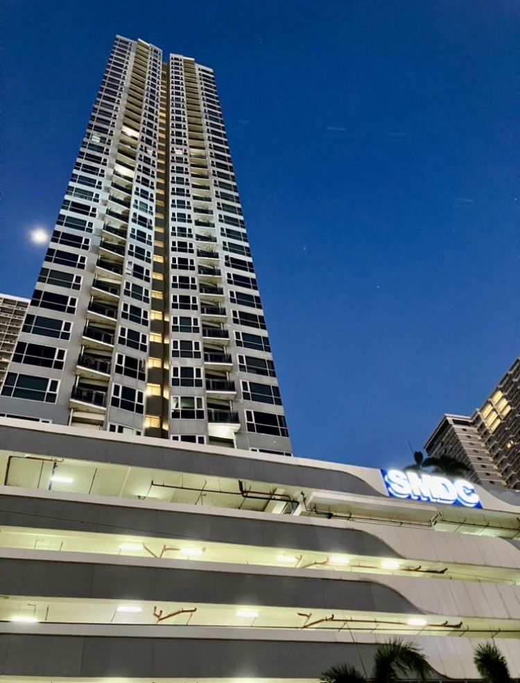 Condo for Rent (Daily Rent) (Category: Apartments & Condos) located in Mandaluyong City. Submitted by mon143 (Listing ID 1235457028, Image 1). Description: Condo for Rent Breeze Residences Fully-furnished 2k - 2,500 per night. Maximum 4 pax. Pm. 09762938832.