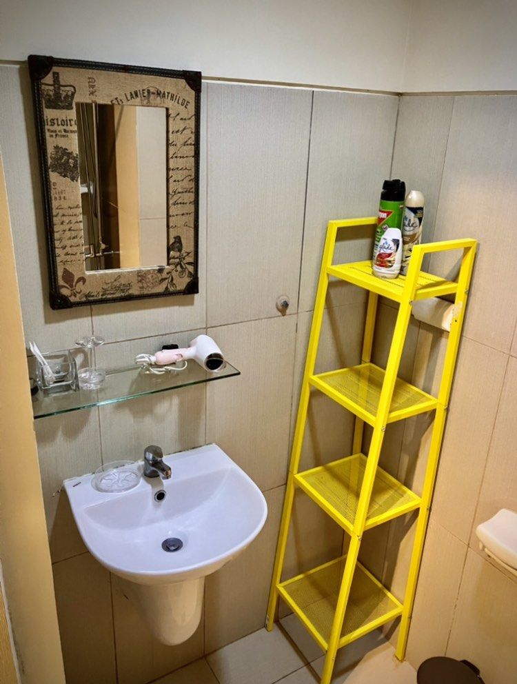 Condo for Rent (Daily Rent) (Category: Apartments & Condos) located in Mandaluyong City. Submitted by mon143 (Listing ID 1235457028, Image 3). Description: Condo for Rent Breeze Residences Fully-furnished 2k - 2,500 per night. Maximum 4 pax. Pm. 09762938832.
