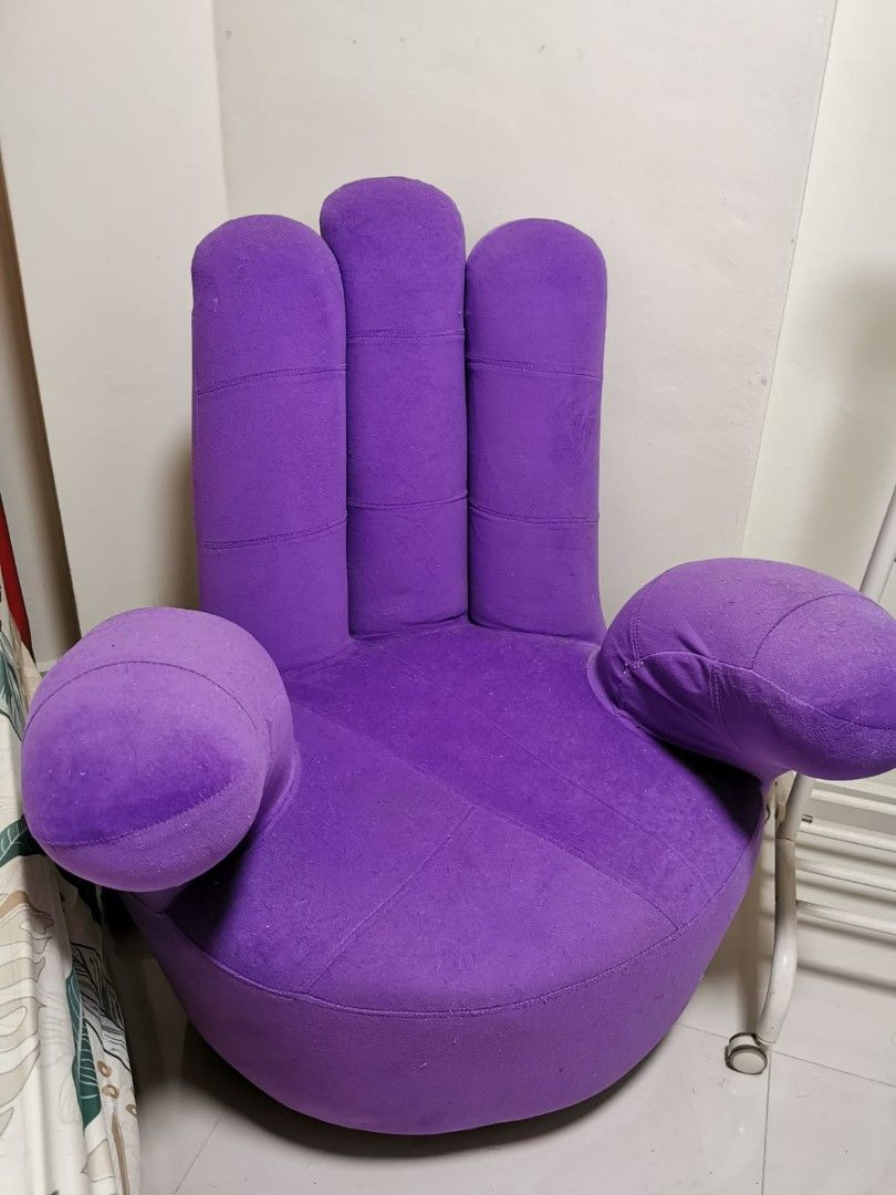 Hand Shaped Chair Velvet Design Swivel Chair Hand 'Hi-Five'