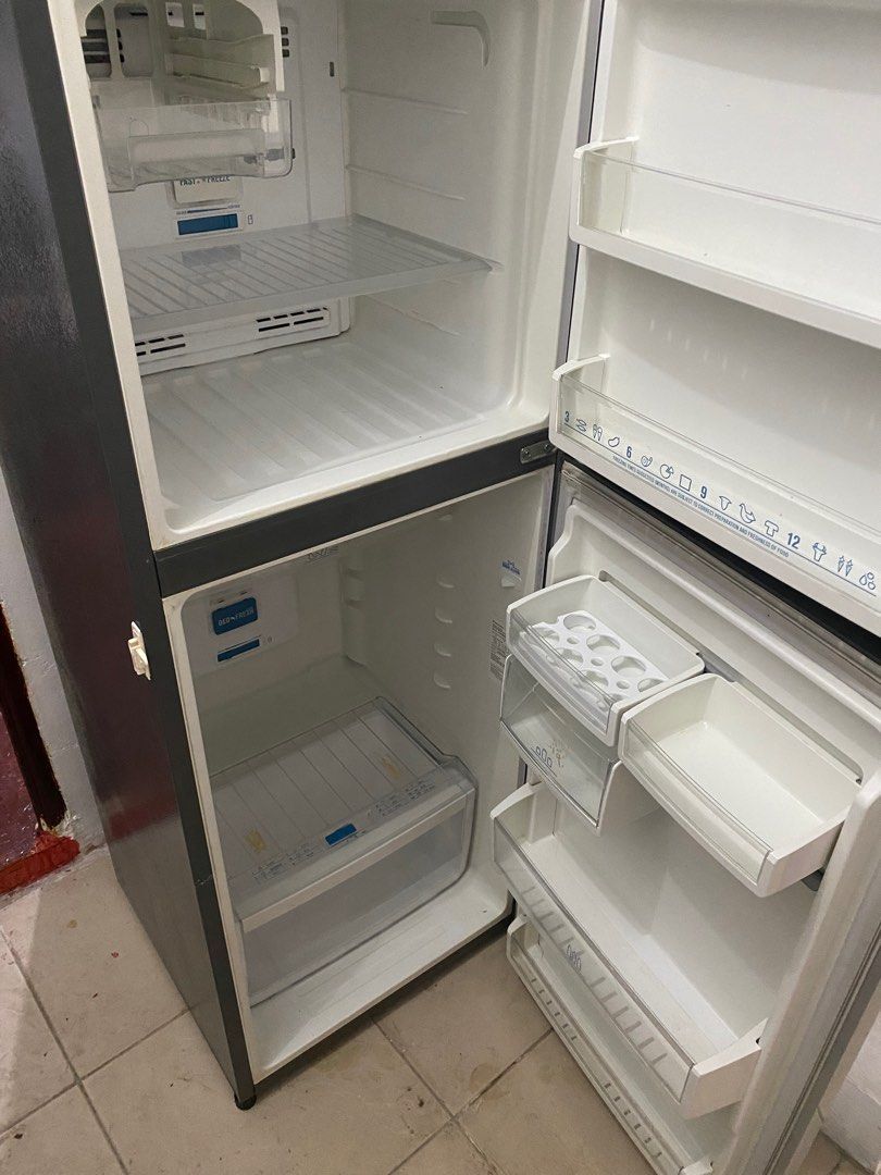 ELECTROLUX REFRIGERATOR, TV & Home Appliances, Kitchen Appliances