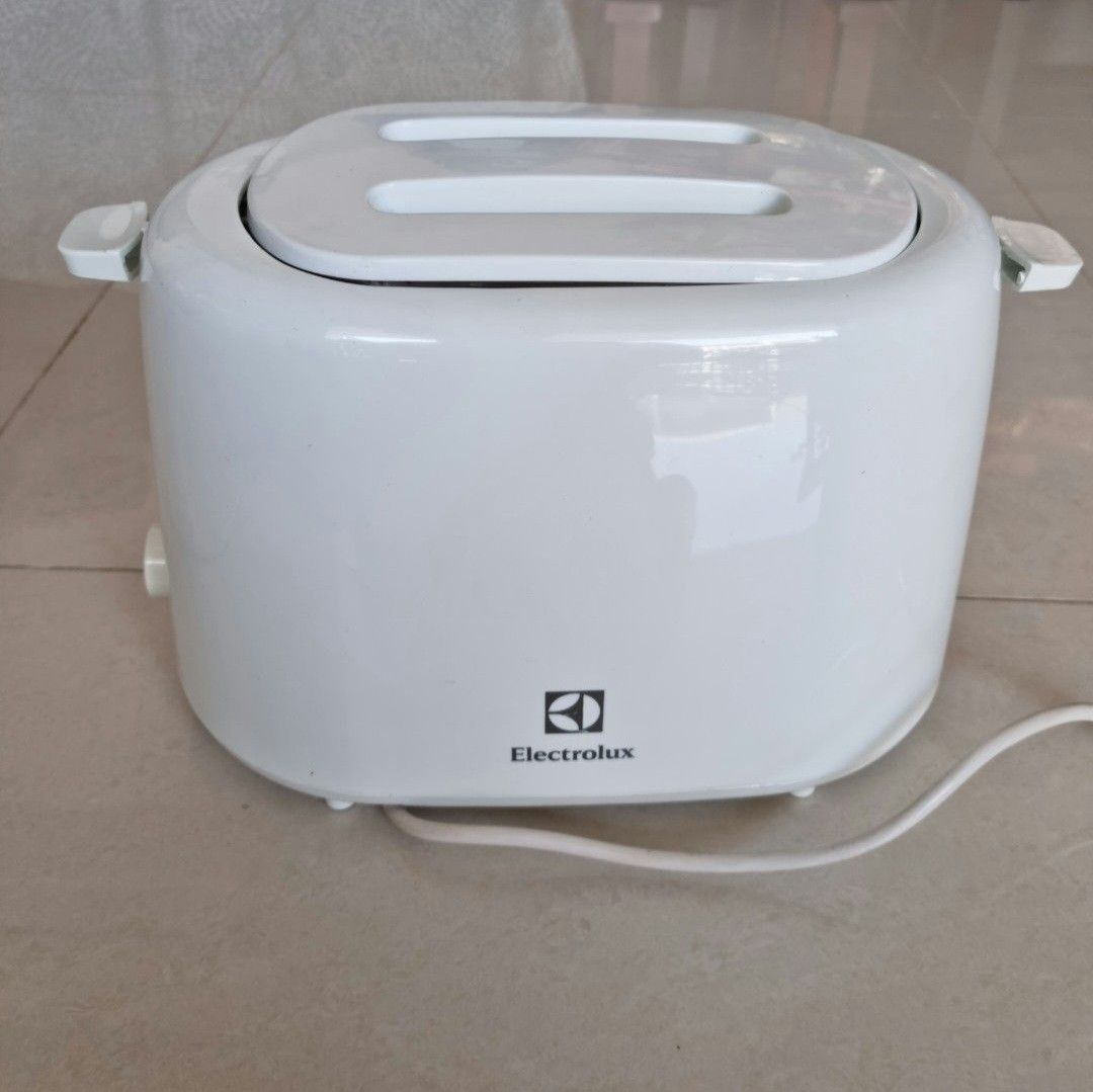 Electrolux toaster ETS1303W, TV & Home Appliances, Kitchen Appliances