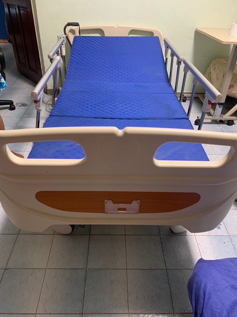 Electronic Hospital Bed (free Como chair), Health & Nutrition