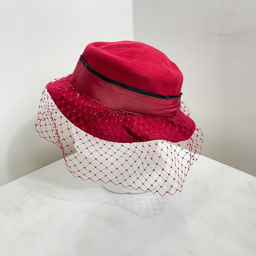 English dress hats 2025