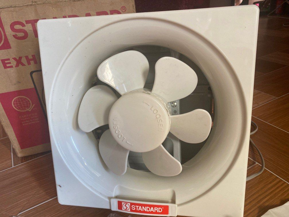 Exhaust fan (Category: Fans) located in Cainta. Submitted by tonetta (Listing ID 1235377996, Image 3). Description: Binili lang Hindi naman nagamit as in. .