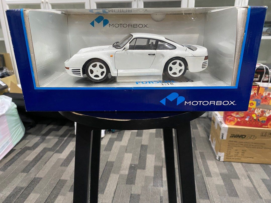 Exoto Motorbox 1985 Porsche 959 - Pearl White (1:18 scale