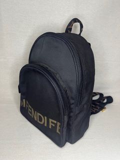 （分類：）位於 。 由 thrift.mint 提交（商品編號 1235340709，圖片 1）。簡介： 。