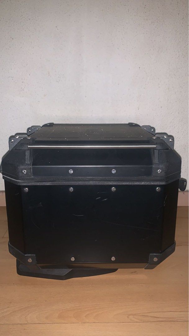 Used Top Box GIVI Trekker 42L Outback Aluminium Top Box, Motorcycles, Motorcycle ...