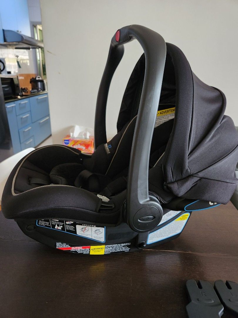 Graco car seat with free car base and stroller adapter, Babies & Kids