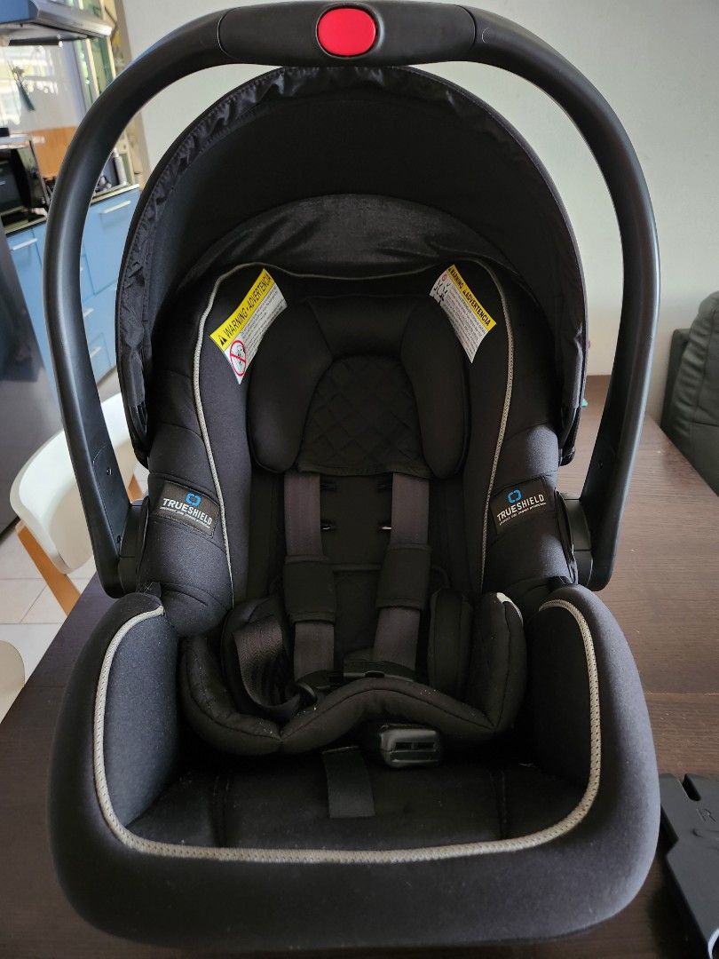 Graco car seat with free car base and stroller adapter, Babies & Kids