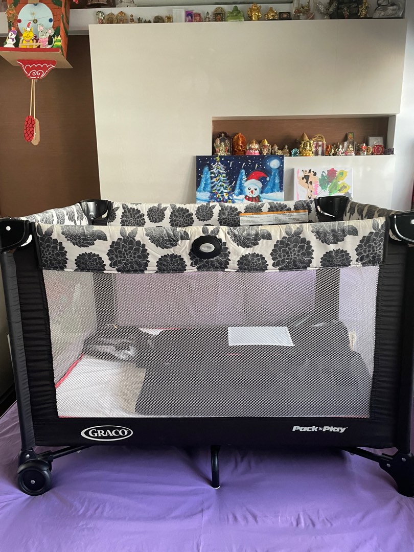 Graco Playpen, Babies & Kids, Baby Nursery & Kids Furniture, Cots