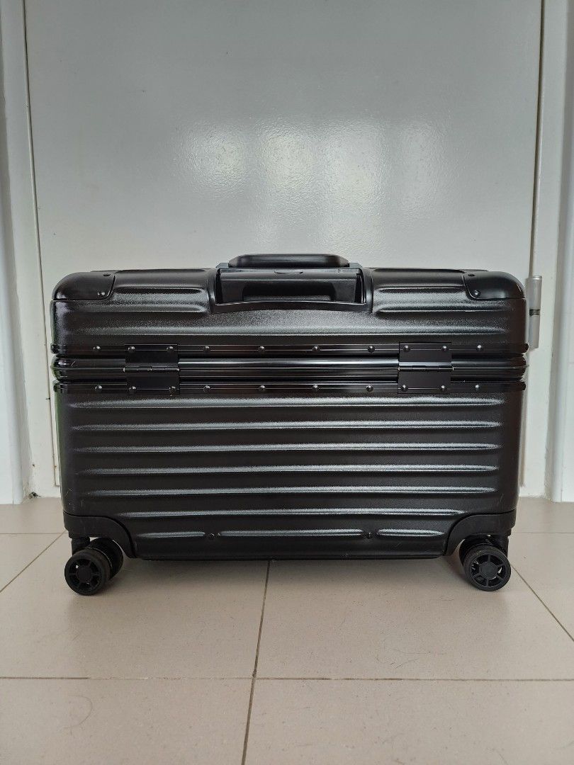 Hard case luggage, Hobbies & Toys, Travel, Luggage on Carousell