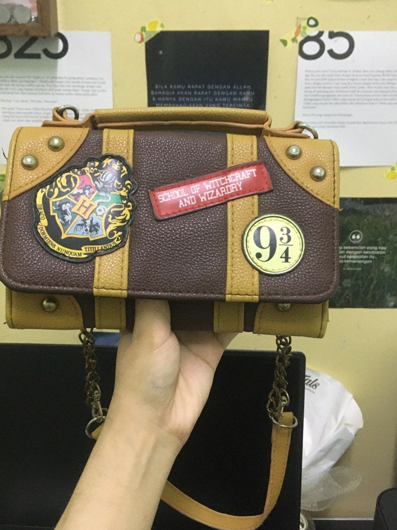 Potter sling 2025 bag