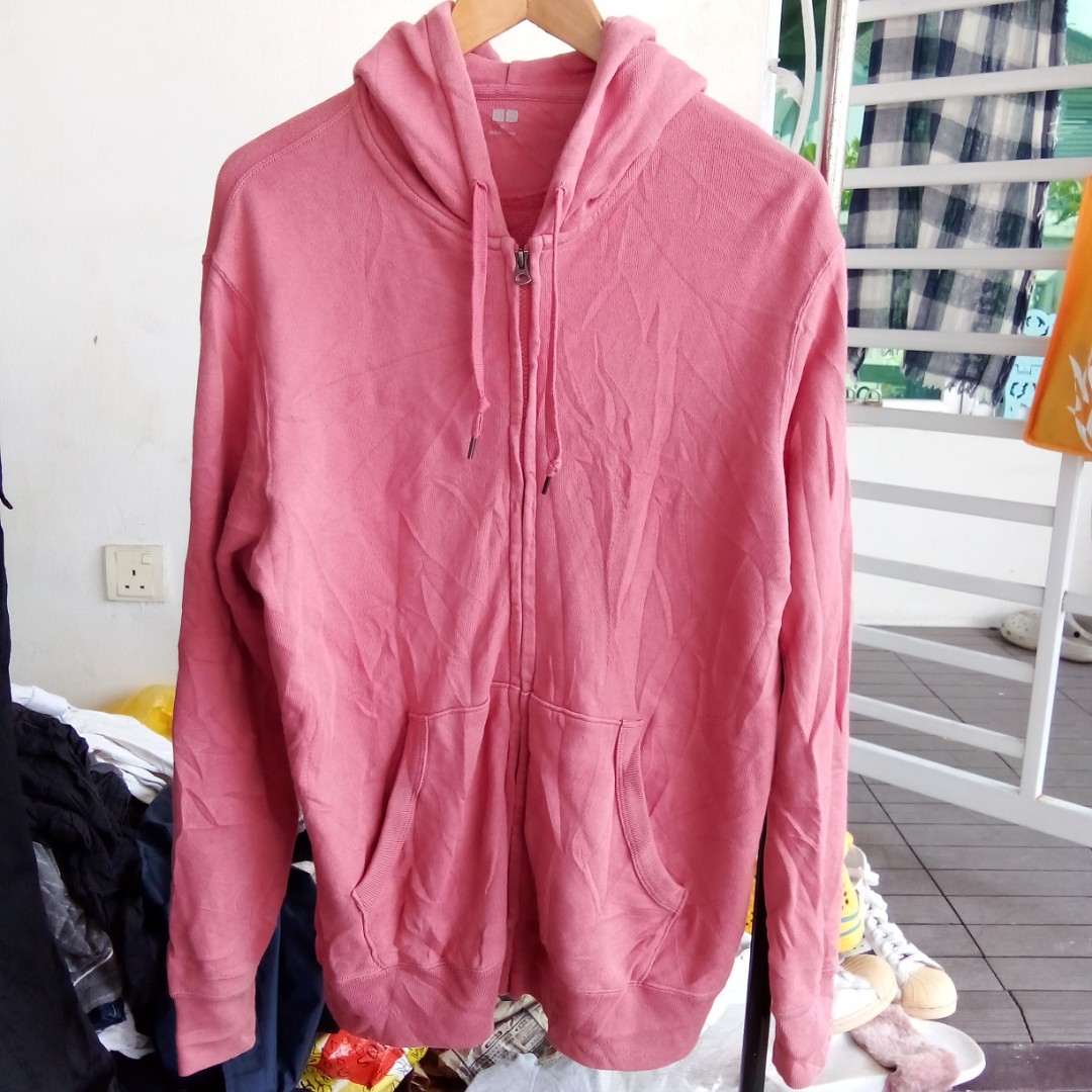 Hoddies UNIQLO, Men's Fashion, Coats, Jackets and Outerwear on Carousell