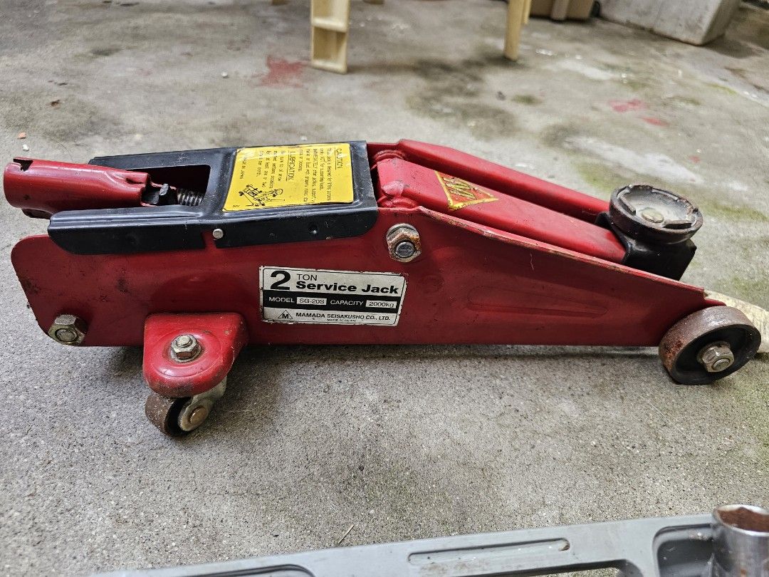 Hydraulic Car Jack on Carousell