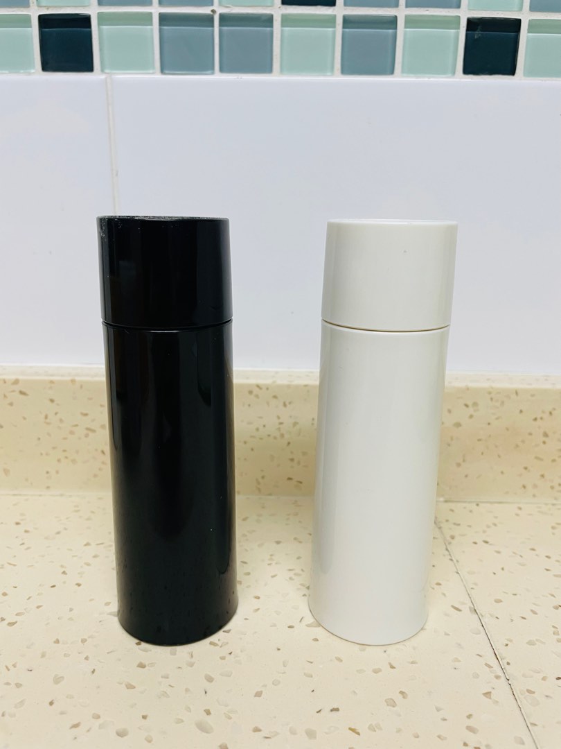 IKEA BARNASINNE pepper and salt grinder black and white, TV & Home