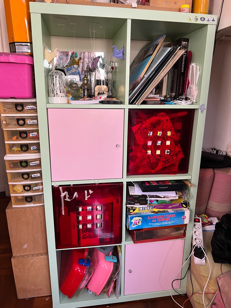 IKEA Kallax shelf with doors, 傢俬＆家居, 傢俬, 櫃子、組合櫃及置物架 Carousell