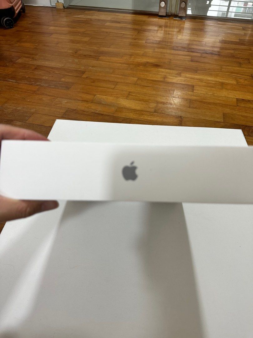IPad Pro empty box (Category: iPad) located in Singapore. Submitted by diorshanaus (Listing ID 1235388017, Image 2). Description: Box only. Self collect from 570144 or top up for courier..