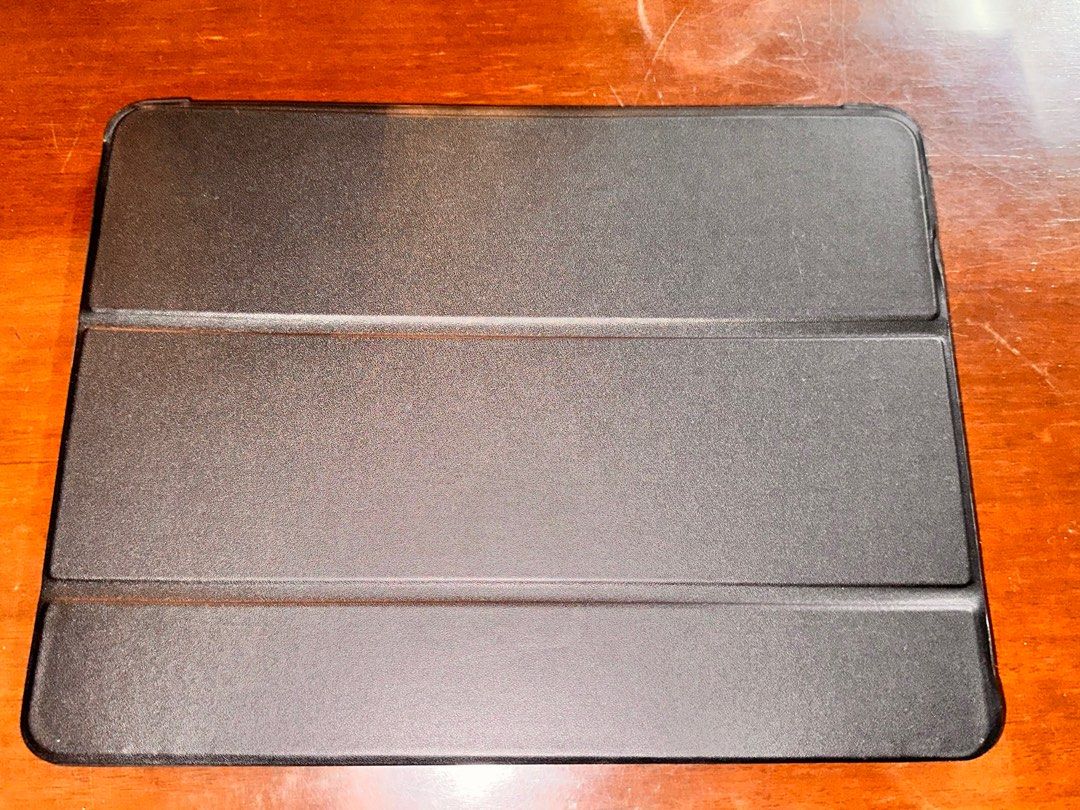 iPad Silicone Case (Category: Cases & Sleeves) located in Marikina City. Submitted by myjoybell (Listing ID 1235454537, Image 1). Description: Black silicone full cover case iPad Pro 12.9 With signs of usage at the back .