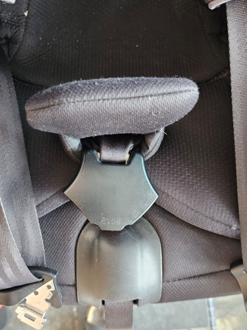 Joie baby car seat up to 18kg, Babies & Kids, Going Out, Car Seats on