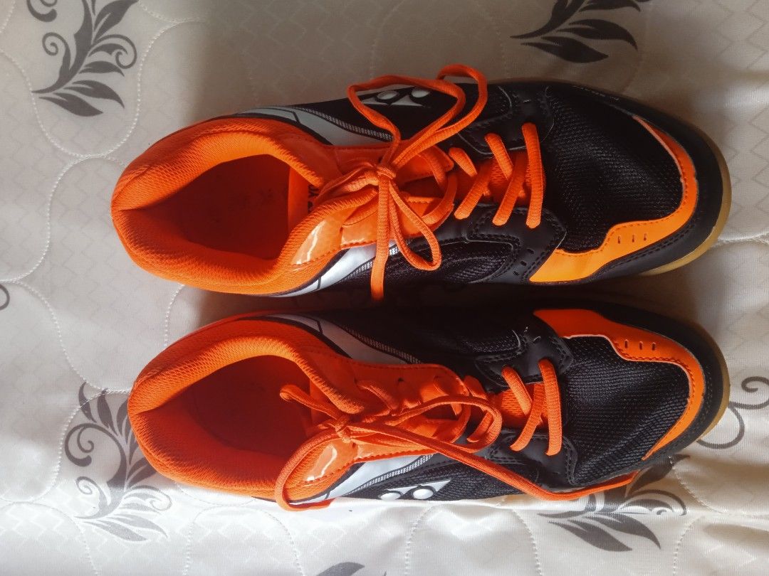 kasut badminton nike