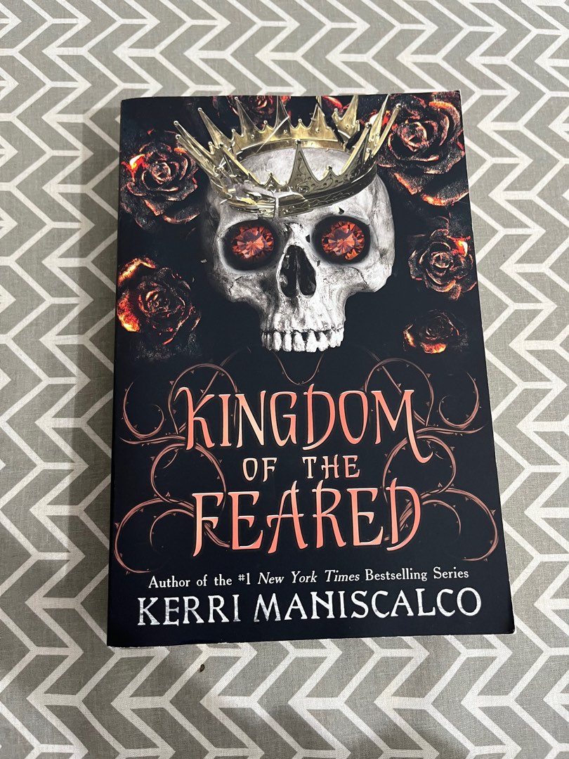 Kerri Maniscalco anuncia fecha y portada de 'Kingdom of the feared