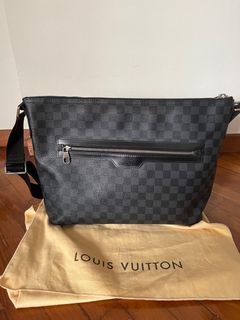 LV Box Sling Bag Actual Pics 🥰 Bestsellers, Luxury, Bags & Wallets on  Carousell