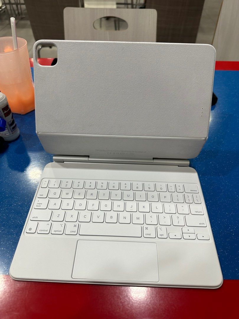 Magic Keyboard iPad Air 10.9 inch / 11 inch, Mobile Phones & Gadgets, Tablets, iPad on Carousell