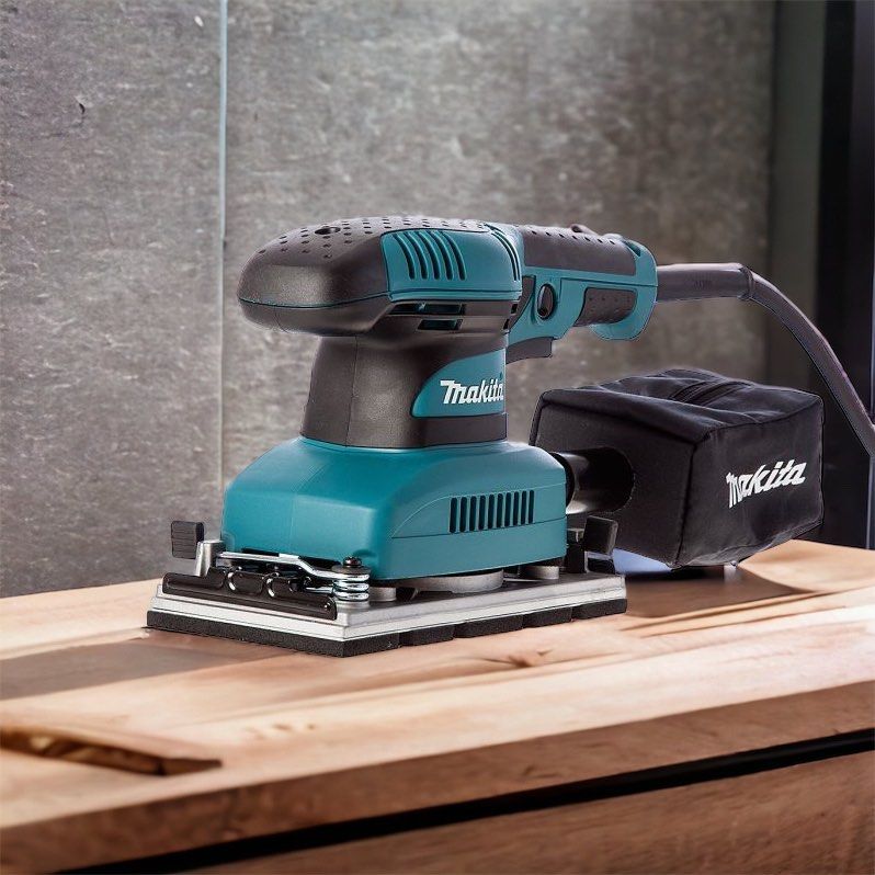 Makita BO3710 Finishing Sander 190w Pad Size 93x185 Abrasive Paper Size 93x228 Furniture Home Living Home Improvement Organisation Home Improvement Tools Accessories on Carousell