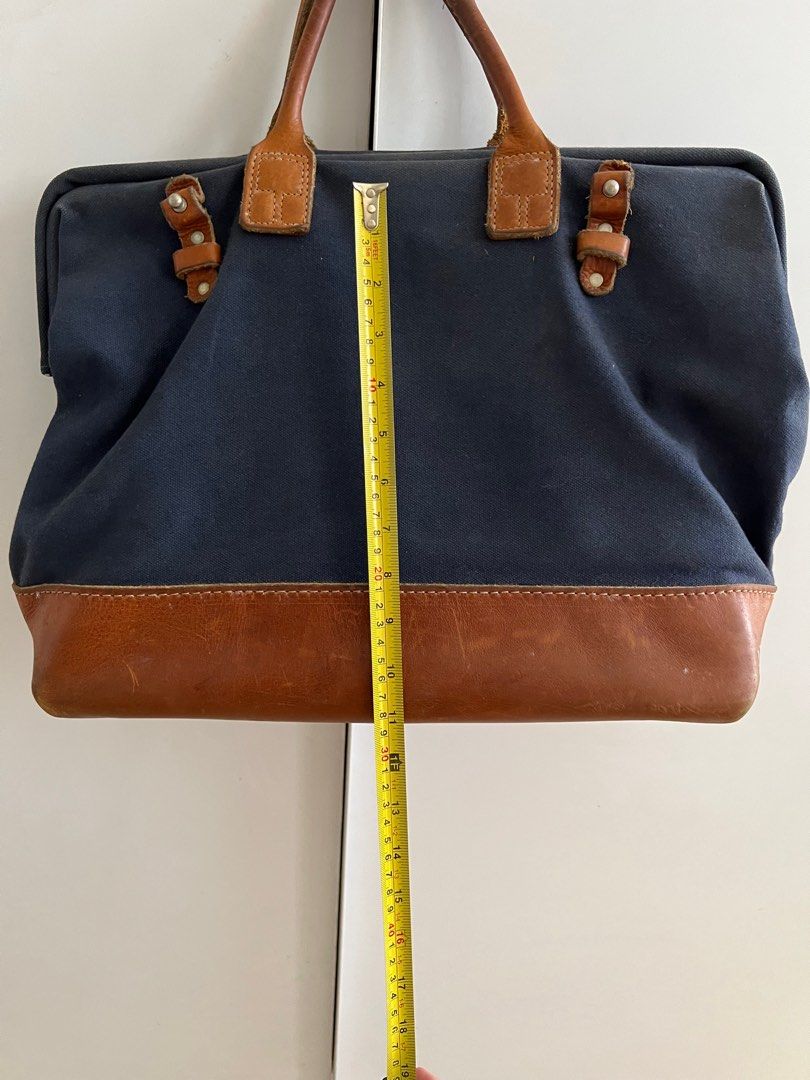Mason Bag by Heritage Leather Co. (Category: Luxury Bags & Wallets) located in Makati City. Submitted by sunfish7 (Listing ID 1235333693, Image 3). Description: Well used Heritage Leather Co. Mason Bag. Canvas bag with leather bottom. Used for a while and then was just in storage. Rfs: decluttering.