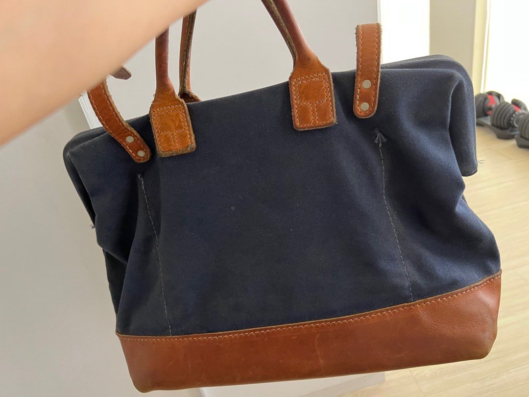 Mason Bag by Heritage Leather Co. (Category: Luxury Bags & Wallets) located in Makati City. Submitted by sunfish7 (Listing ID 1235333693, Image 2). Description: Well used Heritage Leather Co. Mason Bag. Canvas bag with leather bottom. Used for a while and then was just in storage. Rfs: decluttering.