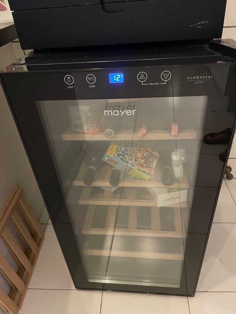 MAYER 28 bottle wine chiller, TV & Home Appliances, Kitchen Appliances