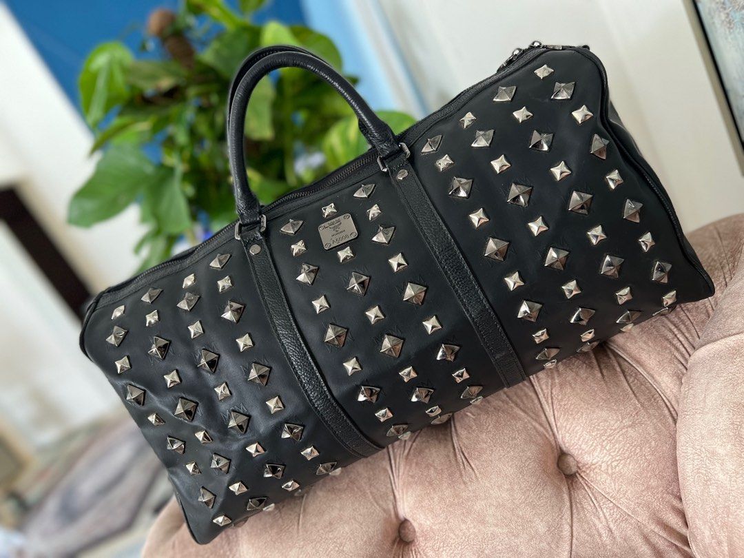 Mcm duffle on sale bag black