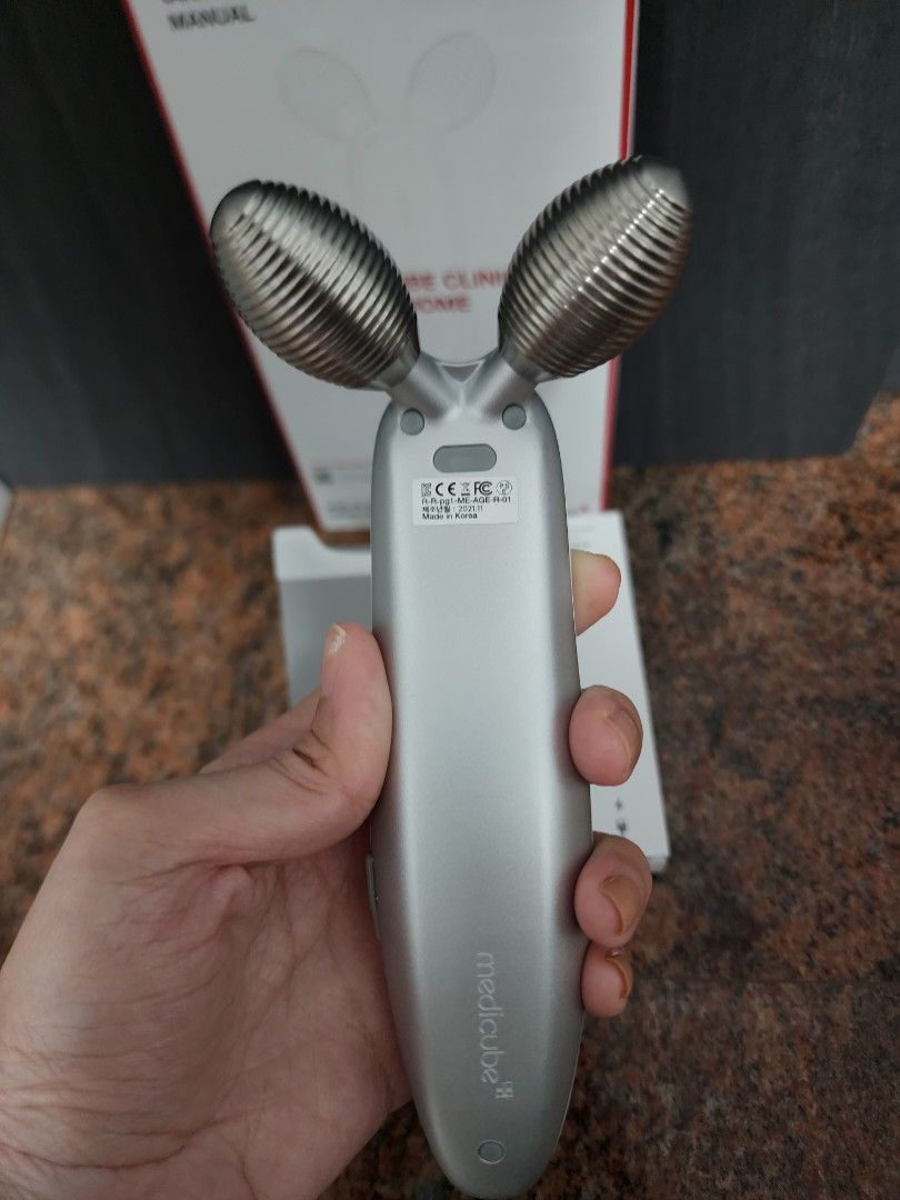 Medicube AgeR Derma EMS Shot, Beauty & Personal Care, Face, Face Care