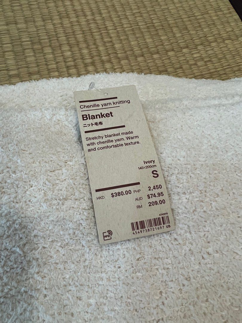 Muji blanket, Furniture & Home Living, Bedding & Towels on Carousell