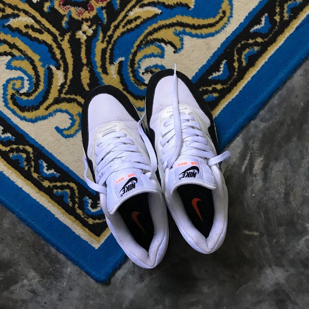 nike air max undefeated black