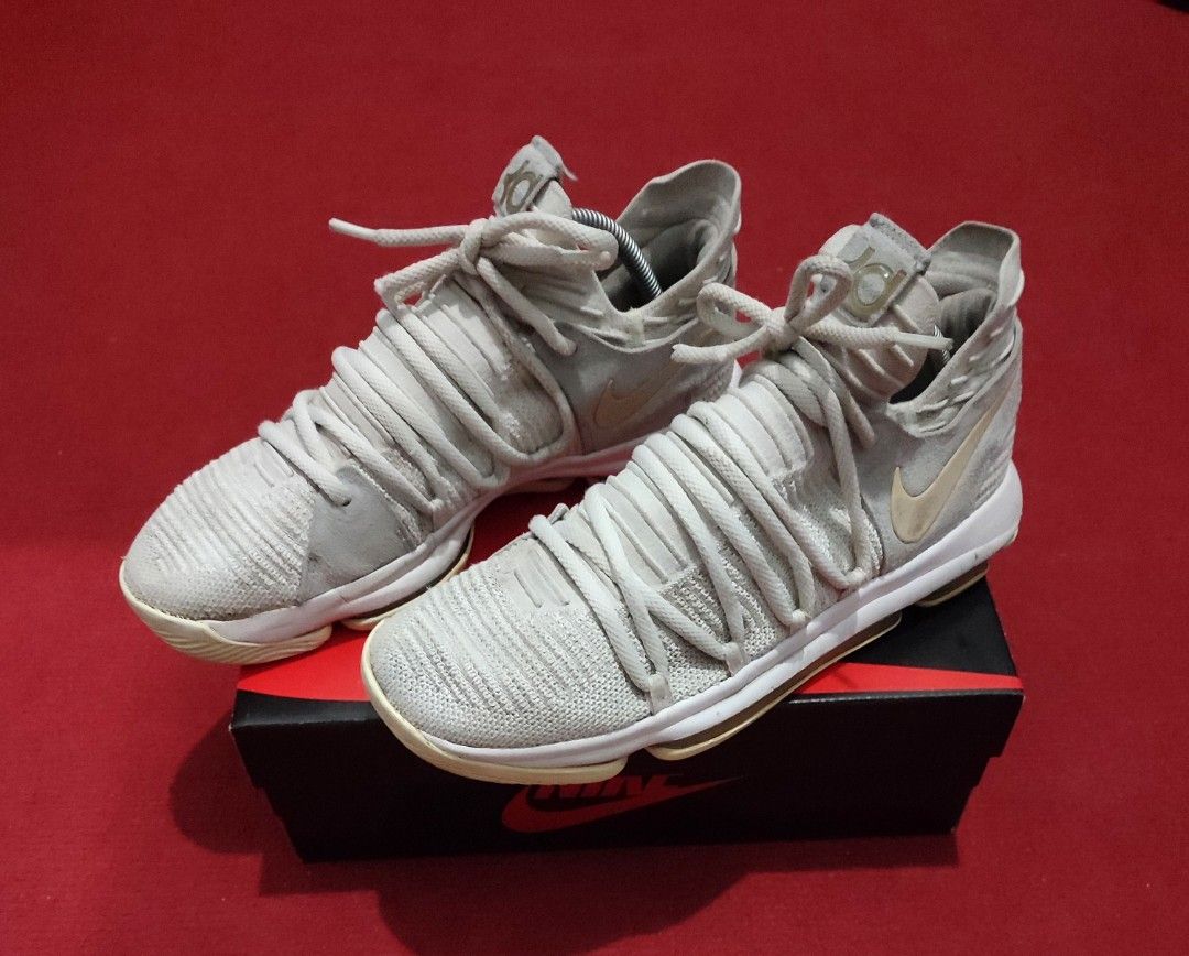 NIKE Kevin Durant KD 10 free ongkir Jabodetabek Bandung Fesyen Pria Sepatu Lainnya di Carousell